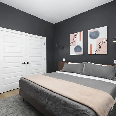 Holiday home Only 3 Miles From Broadway Sleeps 16 Two Side By Side Nashville