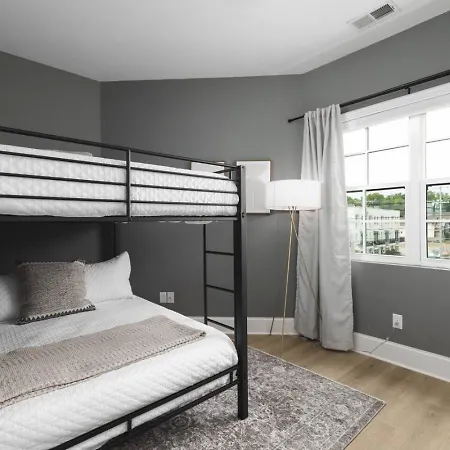Holiday home Sleeps 32 Only 10 Minutes To Broadway 4 Side By Side *