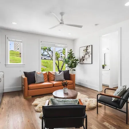Holiday home Two Neighboring Homes Sleeps 24 Walk To 12 South