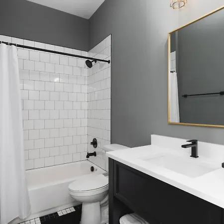 Sleeps 32 Only 10 Minutes To Broadway 4 Side By Side Holiday home Nashville
