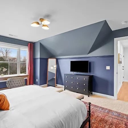 Retreat - Pool/hot Tub/karaoke/theatre + * Nashville