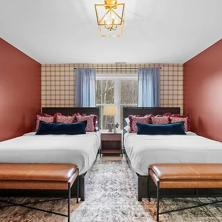 Retreat - Pool/hot Tub/karaoke/theatre + *