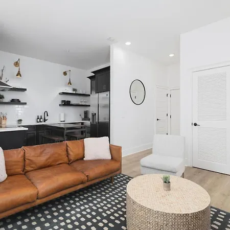 Sleeps 20 Three Side By Side 10 Minutes To Broadway *