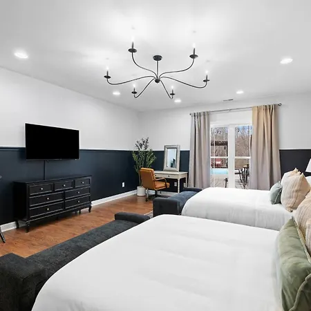 Retreat - Pool/hot Tub/karaoke/theatre + *