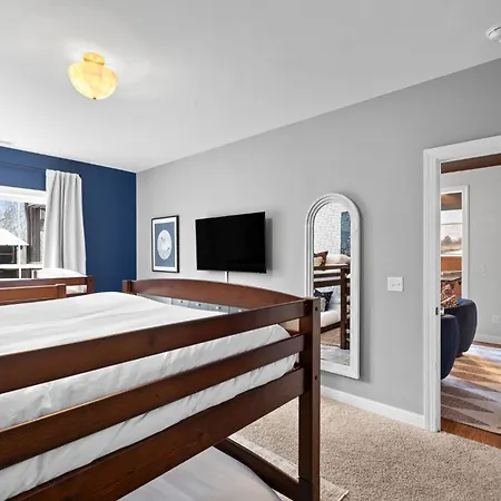 Holiday home Retreat - Pool/hot Tub/karaoke/theatre + Nashville