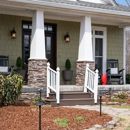 Holiday home Retreat - Pool/hot Tub/karaoke/theatre + Nashville