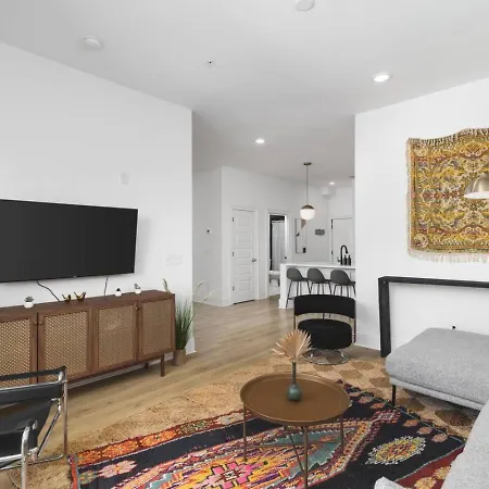Sleeps 32 Only 10 Minutes To Broadway 4 Side By Side