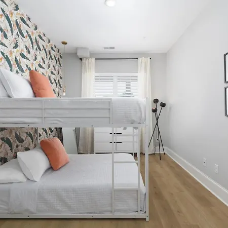Sleeps 32 Only 10 Minutes To Broadway 4 Side By Side *