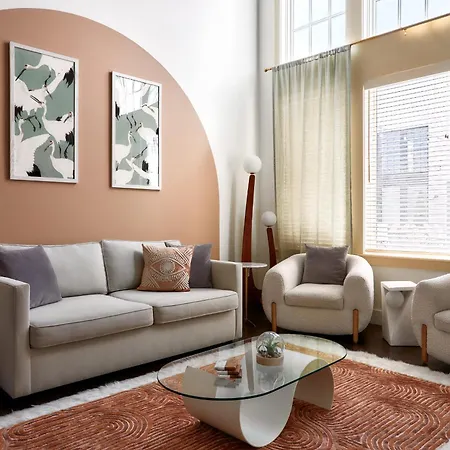 Courtyard Penthouse, Kings Beds & Soaring Ceilings, 1 Of 7 Themed Lofts At Cowrite, Find Coffee And Tacos Downstairs, Complimentary Spin Class, Walk To Shopping In 12 South, 10 Minutes To Broadway, Parking, 24 Hr Hospitality * Nashville