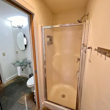 Dunn Apartment *