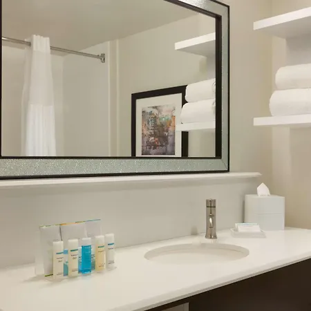 Hampton & Nashville-downtown Hotel 3*