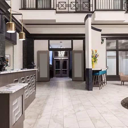 Hotel Homewood By Hilton Downtown