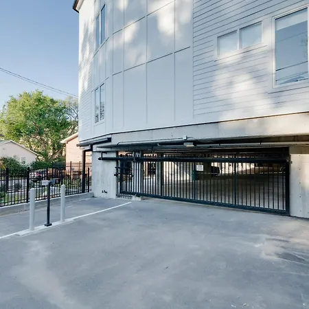 Holiday home Modern 2-bedroom In Nashville