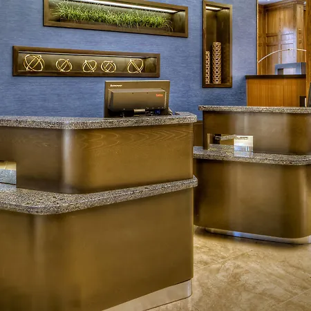 Courtyard By Marriott Hills Hotel 3*