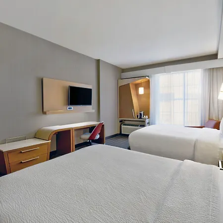 Courtyard By Marriott Hills Hotel