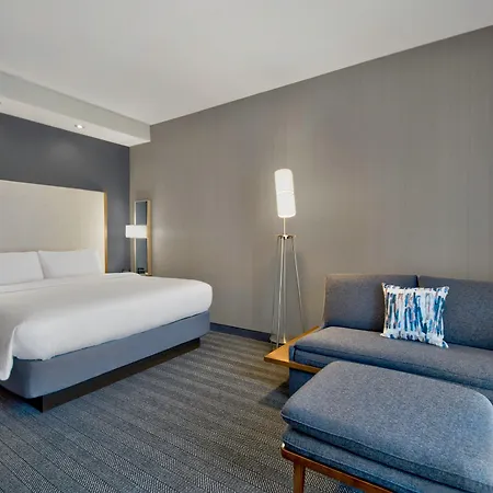 Courtyard By Marriott Hills Hotel 3*