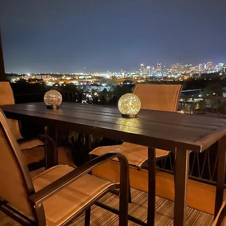 A Spacious With Amazing Views And Elevated Outdoor Spaces Nashville