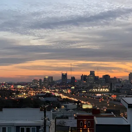 Villa Stunning Skyline Manor - Rooftop Views Nashville