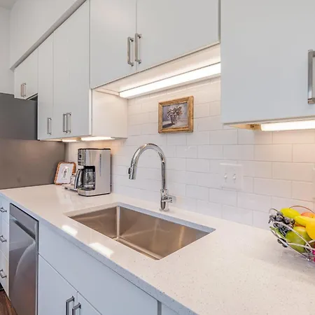 Holiday home Harmony Octave-2 Units-pool/gym-4 Mins To Broadway