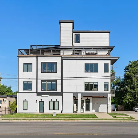 Apartment Only 4 Miles To Broadway With Free Parking And Tvs In Bedrooms *