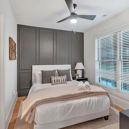New Bright Modern Townhome With Rooftop & Garage * Nashville