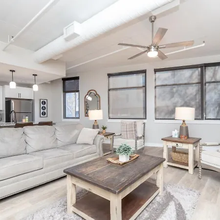 Holiday home Luxurious Downtown 2 Bedroom 2 Bath With Views 1m