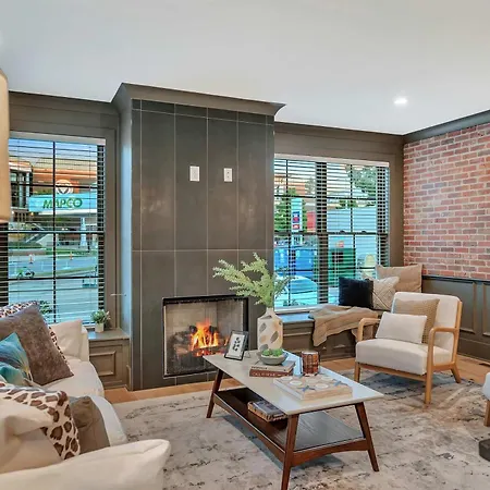 New Bright Modern Townhome With Rooftop & Garage * Nashville