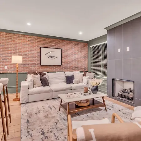 New Music Loft-style With Rooftop Views *