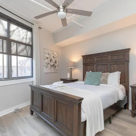 Luxurious Downtown 2 Bedroom 2 Bath With Views 1m Holiday home Nashville