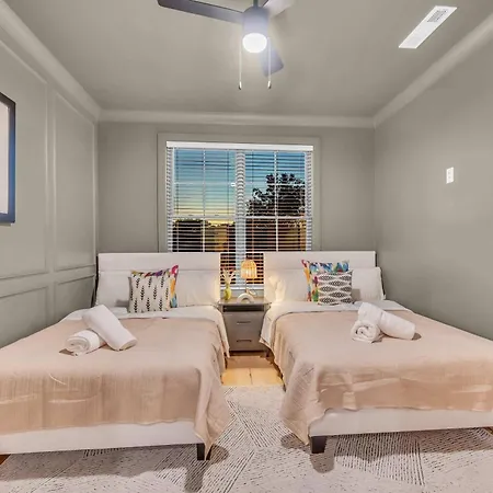 New Music Loft-style With Rooftop Views