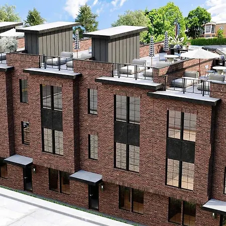 Holiday home New Bright Modern Townhome With Rooftop & Garage *