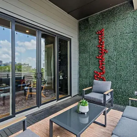 Holiday home 2 Homes With Rooftops & Views