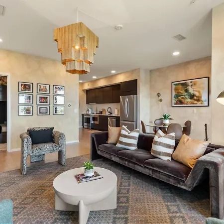 Lovely River View Walk To Downtown Has Garage And Balcony Apartment *