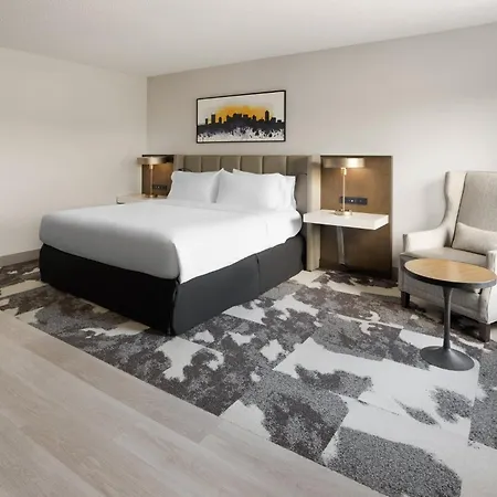 Crowne Plaza Airport By Ihg Hotel