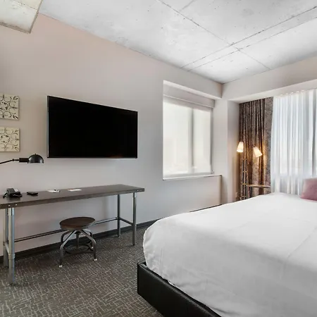 Cambria Downtown 4*