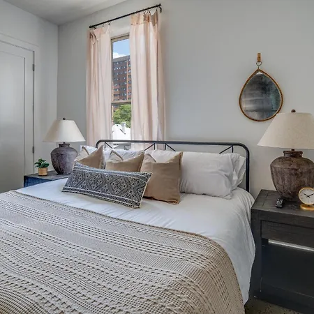 Lofts At 30th - Modern Life - Mins To Broadway Holiday home