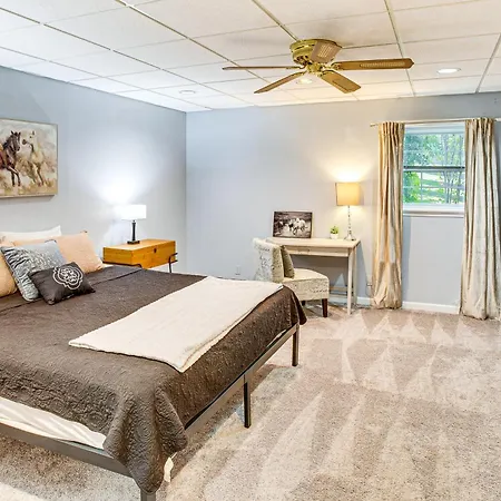Apartment Rustic Cowboy Ranch Retreat: Near Nashville