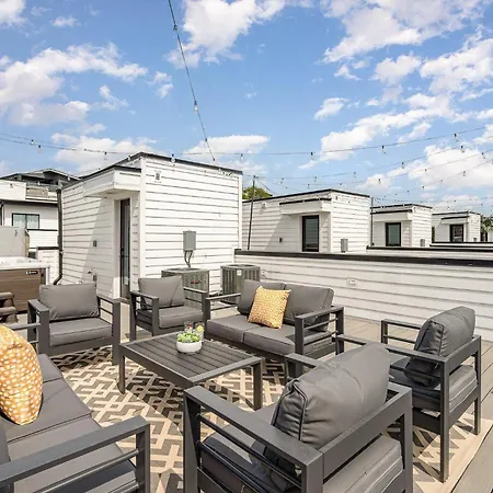 Melody Row-2 Unit Combo W/hot Tub-mins To Broadway Holiday home