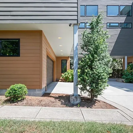 Walk & Bike-stunning Natural Light! 13 Mins To Downtown *