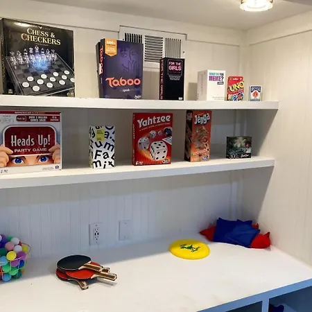 New Listing The Playhouse With Games & Holiday home Nashville