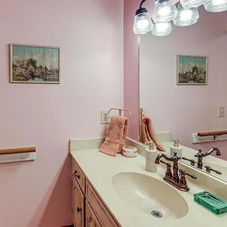 Music-themed Family Home! 13 Mi To Dtwn Holiday home *
