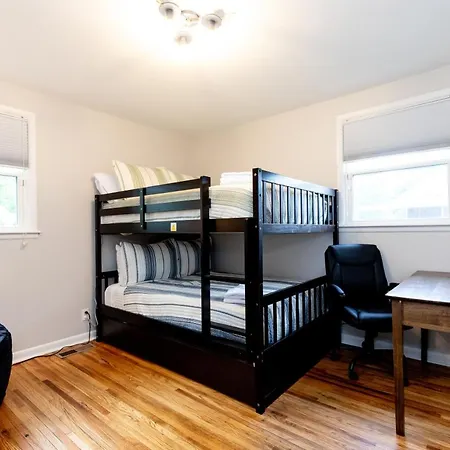 Holiday home Casa Azul King Beds Close To Broadway Hot Tub *