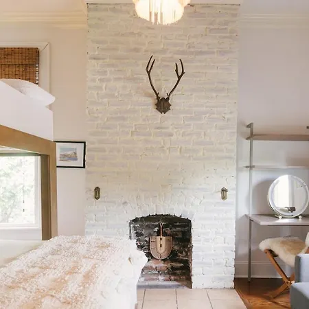 Historic Gem 4 Bedroom With Pool, Walk To All Hotspots Nashville