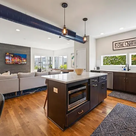 Walk & Bike-stunning Natural Light! 13 Mins To Downtown Nashville
