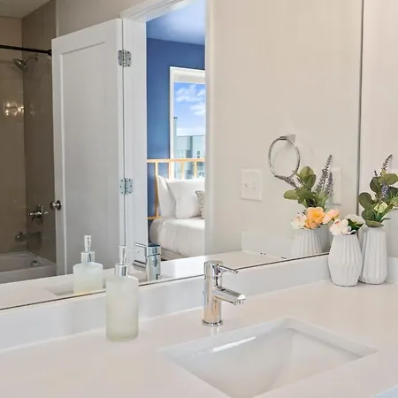 Holiday home Walk & Bike-stunning Natural Light! 13 Mins To Downtown