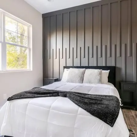 Holiday home Rooftop Views 4br 4ba 7 Beds Near Broadway Nashville