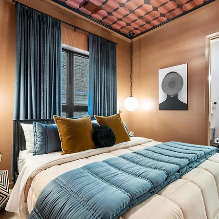 Holiday home Three King With Pool Gym Balcony & Garage Right On Music Row Downtown Views From Rooftop Walk To Rca B & Local Dining Under 2 Miles To Broadway Elevator Access 24 Hr Hospitality