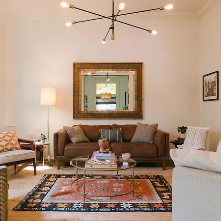 Historic Gem 4 Bedroom With Pool, Walk To All Hotspots