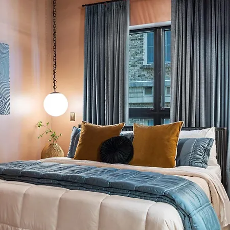 Holiday home Three King With Pool Gym Balcony & Garage Right On Music Row Downtown Views From Rooftop Walk To Rca B & Local Dining Under 2 Miles To Broadway Elevator Access 24 Hr Hospitality *