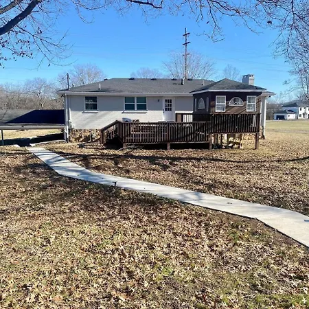 Paradise Found With Pool And Hot Tub Holiday home Nashville